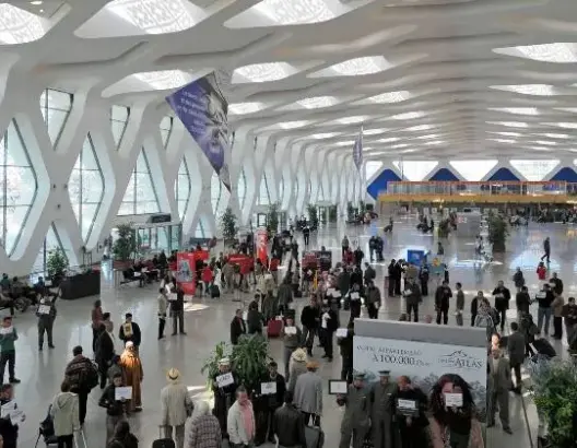 مهنيو النقل السياحي يشتكون من ظروف العمل بمطار مراكش