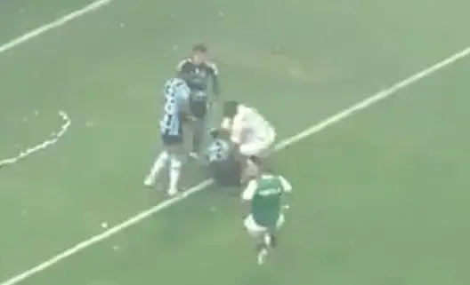 فيديو: “لقطة مصارعة” تشد الأنظار في نهائي كأس البرازيل