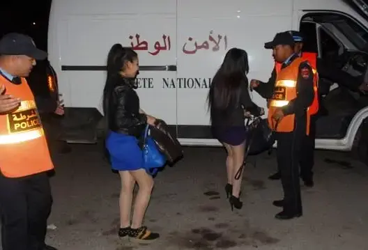 أمن فاس يعتقل “عاهرات” متلبسات من قلب فيلا فاخرة