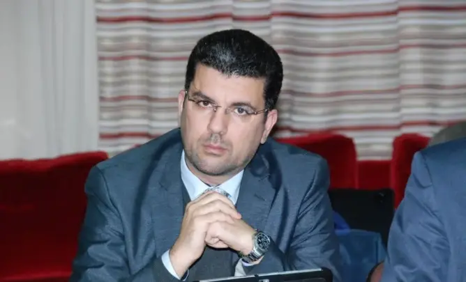 الديمقراطية.. صداع للرأس وكلفة زائدة