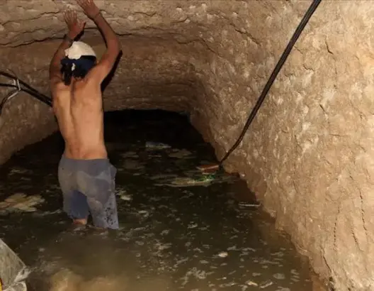 مصر تقتل 4 فلسطينيين في إغراق نفق بين غزة وسيناء