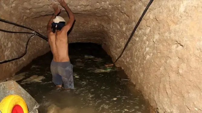 مصر تقتل 4 فلسطينيين في إغراق نفق بين غزة وسيناء