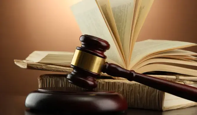 الظلم يساجل العدل.. والمساواة تواسي الحرية
