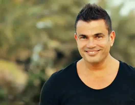 عمرو دياب يمنع المحجبات من دخول حفله
