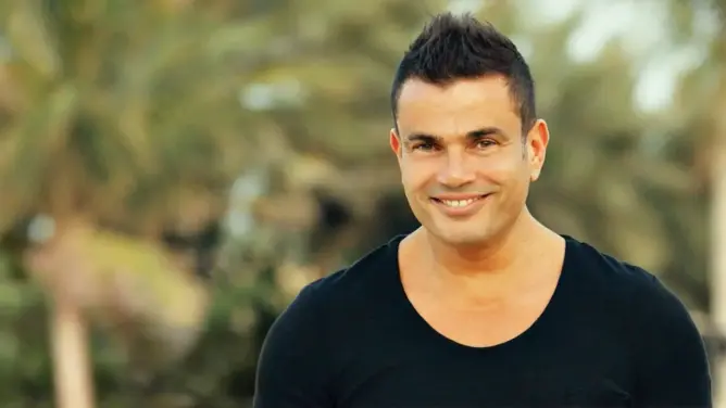 عمرو دياب يمنع المحجبات من دخول حفله