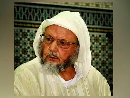 انقسام بـ “فيسبوك” بسبب احتجاج مصلين بفاس ضد عزل “أبياط”