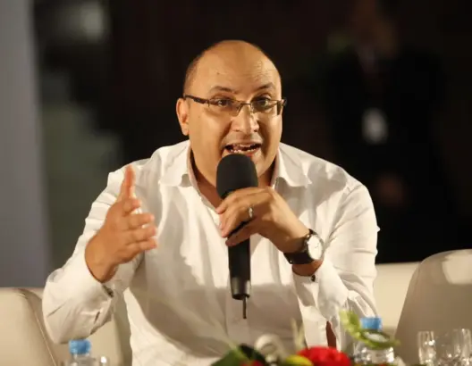 حسن طارق يكتب.. فرنسا: هولاند وشهوة الخلود