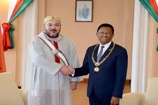 الملك يغادر مدغشقر ويشيد بالنتائج الإيجابية للزيارة