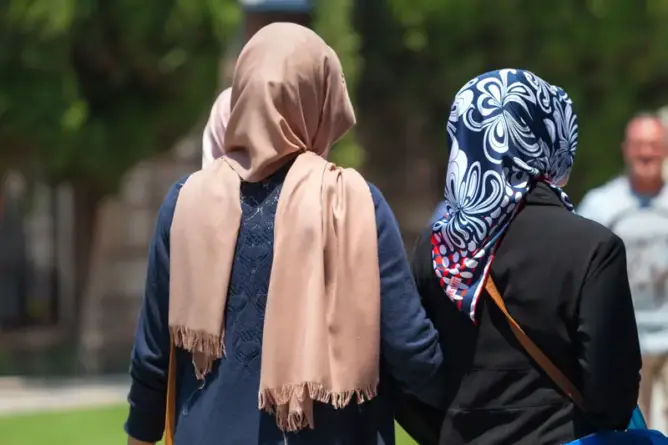 عندما ينصفنا بعض مفكري الغرب في قضية الحجاب