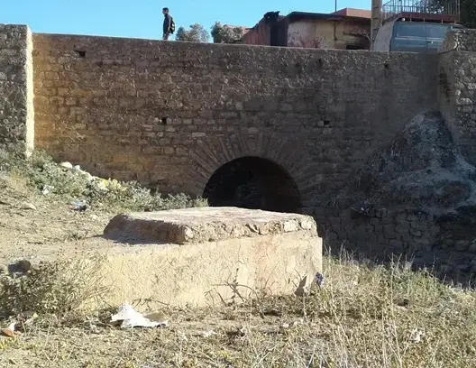 النقوب .. العين التي غطى الزمن خيراتها