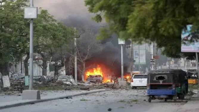 سبعة قتلى على الاقل في الهجوم على فندق بمقديشو