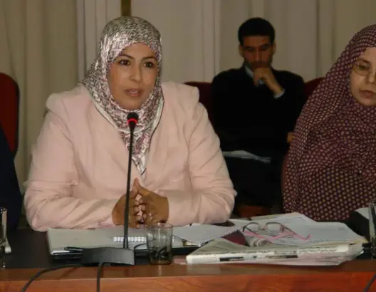 القندوسي تنفي سرقتها للكهرباء وتعتبر الأمر مناورة سياسية