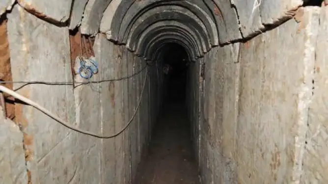 وفاة مواطن في انهيار نفق في غزة