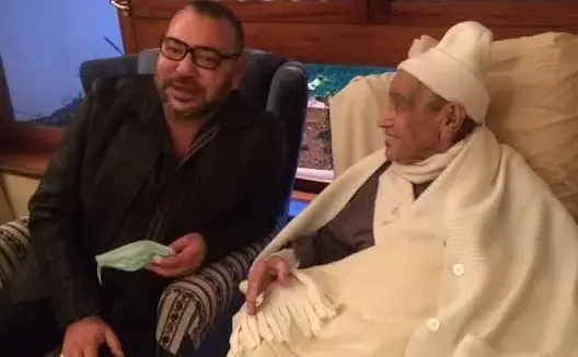 الملك يزور بوستة بالمستشفى العسكري بالرباط (بصورة)
