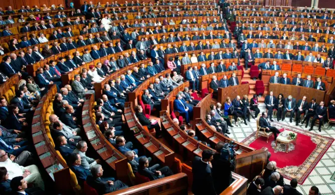 صحف: 14 مليون سنتيم قريبا في حسابات البرلمانيين