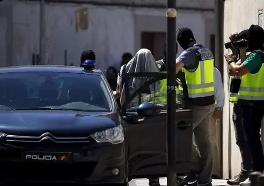 إسبانيا تعتقل مغربيا متهما بقيادة خلية “متشددة”