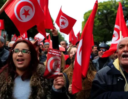 هكذا خرج آلاف التونسيين في الذكرى 6 لانطلاق الربيع العربي