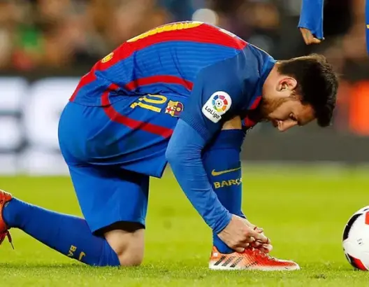 برشلونة يقيل مسؤولا بالنادي بسبب تصريح عن ميسي