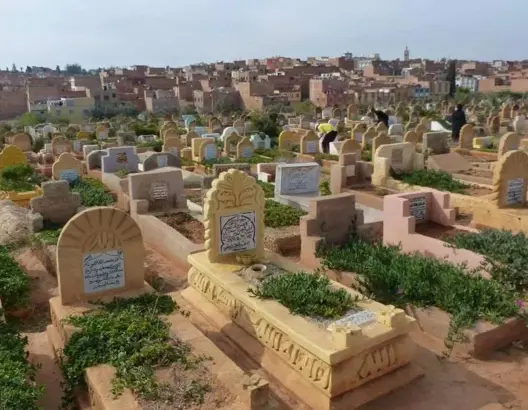 عندما تكون مقابرنا عبارة عن جنات ونهر