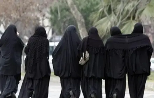 ليس بمنع النقاب يمكن أن نحارب التطرف والإرهاب