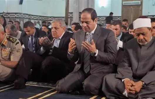السيسي يراجع خطب الجمعة و”الإخوان” يدعون لثورة جديدة