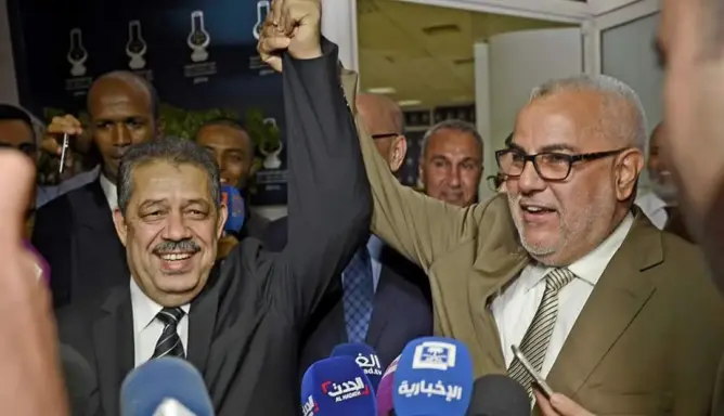 شباط يساند بنكيران: حزب الاستقلال متمسك بالشرعية الانتخابية