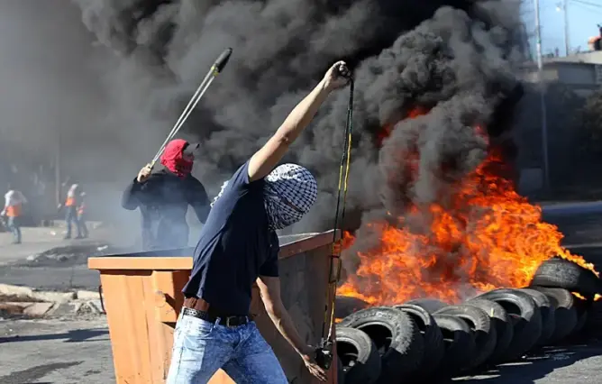 إصابة فلسطينيين في مواجهات مع الاحتلال شرق بيت لحم
