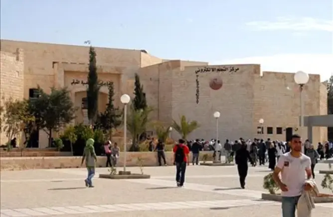 التحقيق مع أساتذة جامعيين بتهم التحرش بالأردن