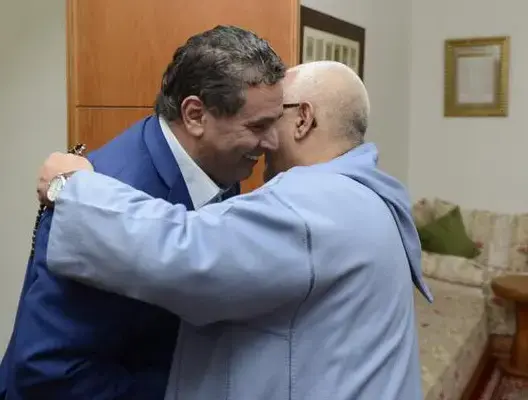صحف: لقاء “حساس جدا” بين أخنوش وبنكيران لحسم المشاورات