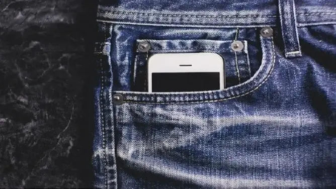 هل لإشعاع الهواتف الذكية علاقة بالعقم عند الرجال ؟