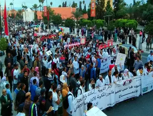 تنامي الاعتداءات على الأساتذة يخرج نقابات في مسيرة وطنية بالرباط