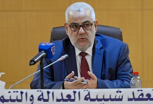 على مدى 3 ساعات .. بنكيران يعقد جلسة لتقييم عمل إعلام حزبه