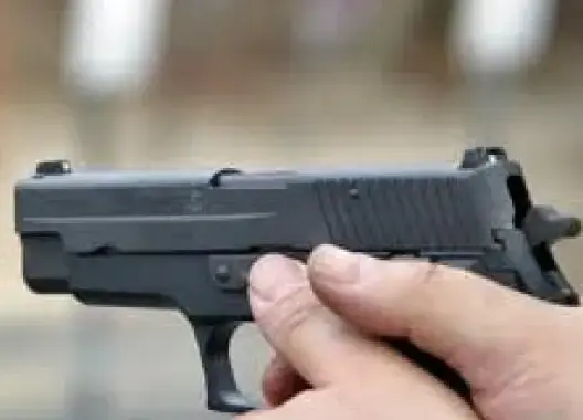 شرطي يستعمل سلاحه الوظيفي لتوقيف شخص هدد سلامة مواطنين بالبيضاء