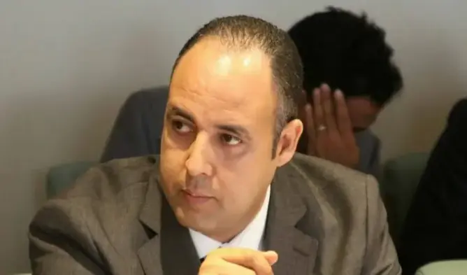 الأحداث: بنحمزة موظف شبح .. لسان الاستقلال: كلام فارغ