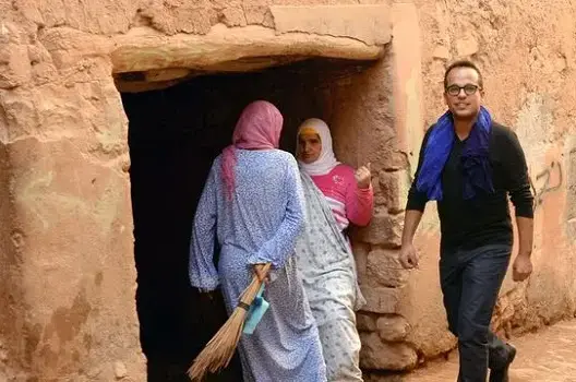 نشطاء: هشكار “تحايل” على نساء تنغير لتصوير فيلمه الجديد