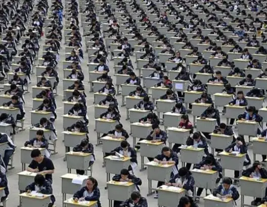 الصين..قوات تدخل لمنع الغش في الثانوية