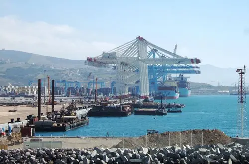 ارتفاع حركة شاحنات النقل الدولي بـ10% بطنجة المتوسط