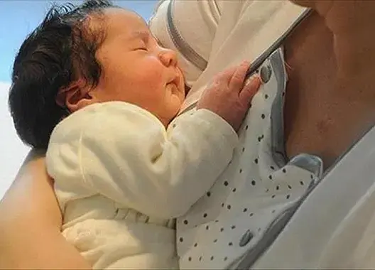 البدينات أكثر عرضة لإنجاب أطفال بعيوب خلقية