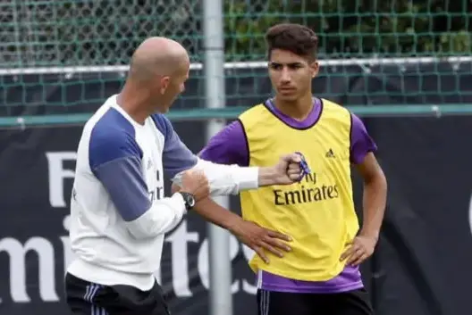 3 لاعبين مغاربة يلعبون ربع دوري أبطال أوربا