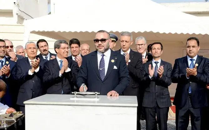 الملك يضع بالبيضاء الحجر الأساس لمركز التكوين في مهن الفندقة والسياحة