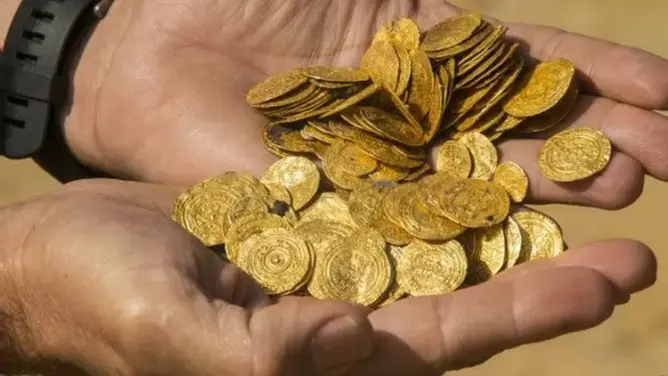 العثور على كنز تاريخي في قبو أحد المنازل الفرنسية