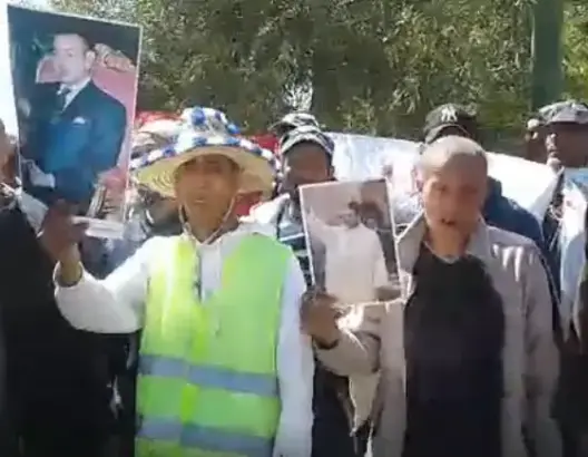 بائعو الملابس المستعملة بواد زم يحتجون على “دركيين” (فيديو)