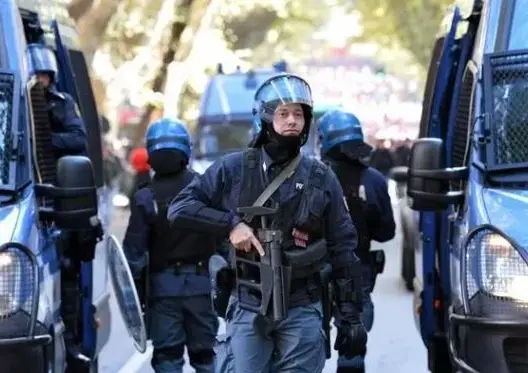سجن مغربي “احتياطيا” في إيطاليا بتهمة تولي دور قيادي بـ”داعش”