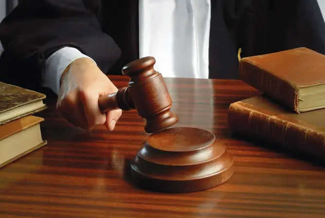 قاض بتطوان يتهم محاميا بتعنيفه وتهديده بالتصفية الجسدية