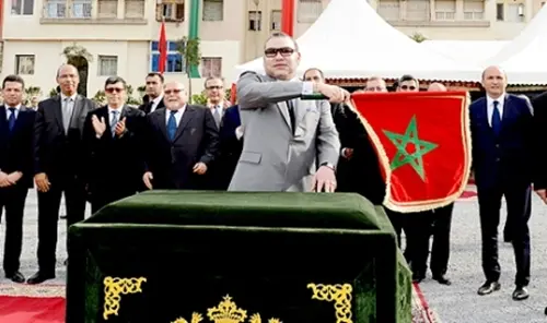الملك يعطي انطلاقة إعادة تأهيل وتثمين ملعب الفيلودروم أنفا بالبيضاء