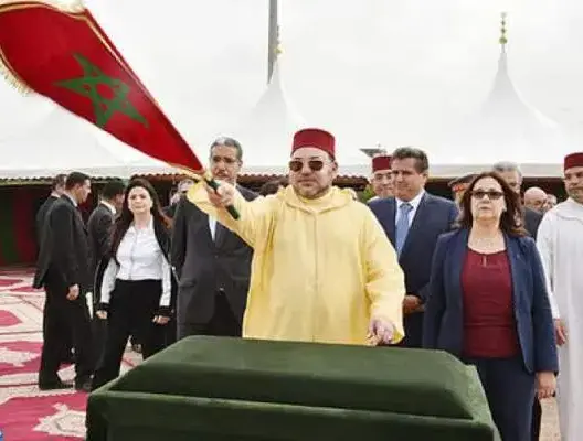 الملك يعطي انطلاقة أشغال إنجاز مركب إداري بميناء البيضاء