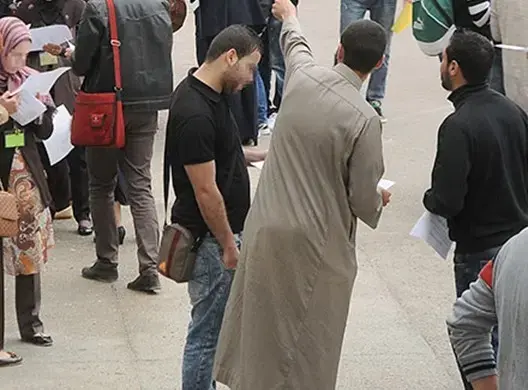 منع ارتداء اللباس “السلفي” في المدارس يثير جدلا في الجزائر