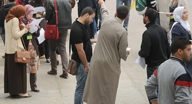 منع ارتداء اللباس “السلفي” في المدارس يثير جدلا في الجزائر