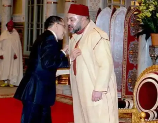 لوموند: الملك عين حكومة تيكنوقراط لتهميش الاسلاميين