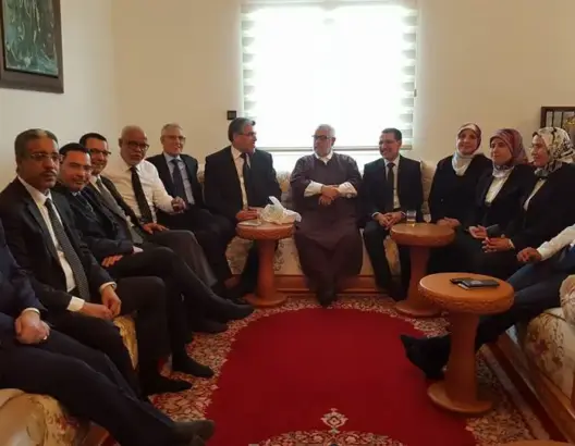 بعد تعيينهم.. وزراء البيجيدي يزورون بنكيران في منزله